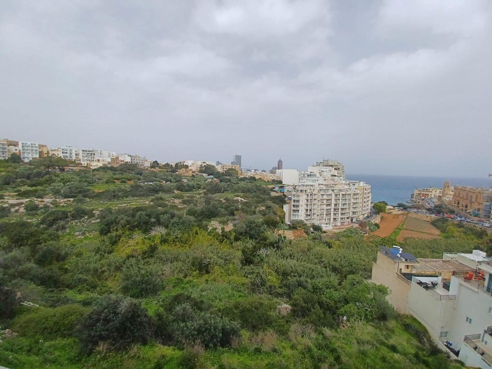 Spectacular Distant Seaview Apt Sliema Luaran gambar