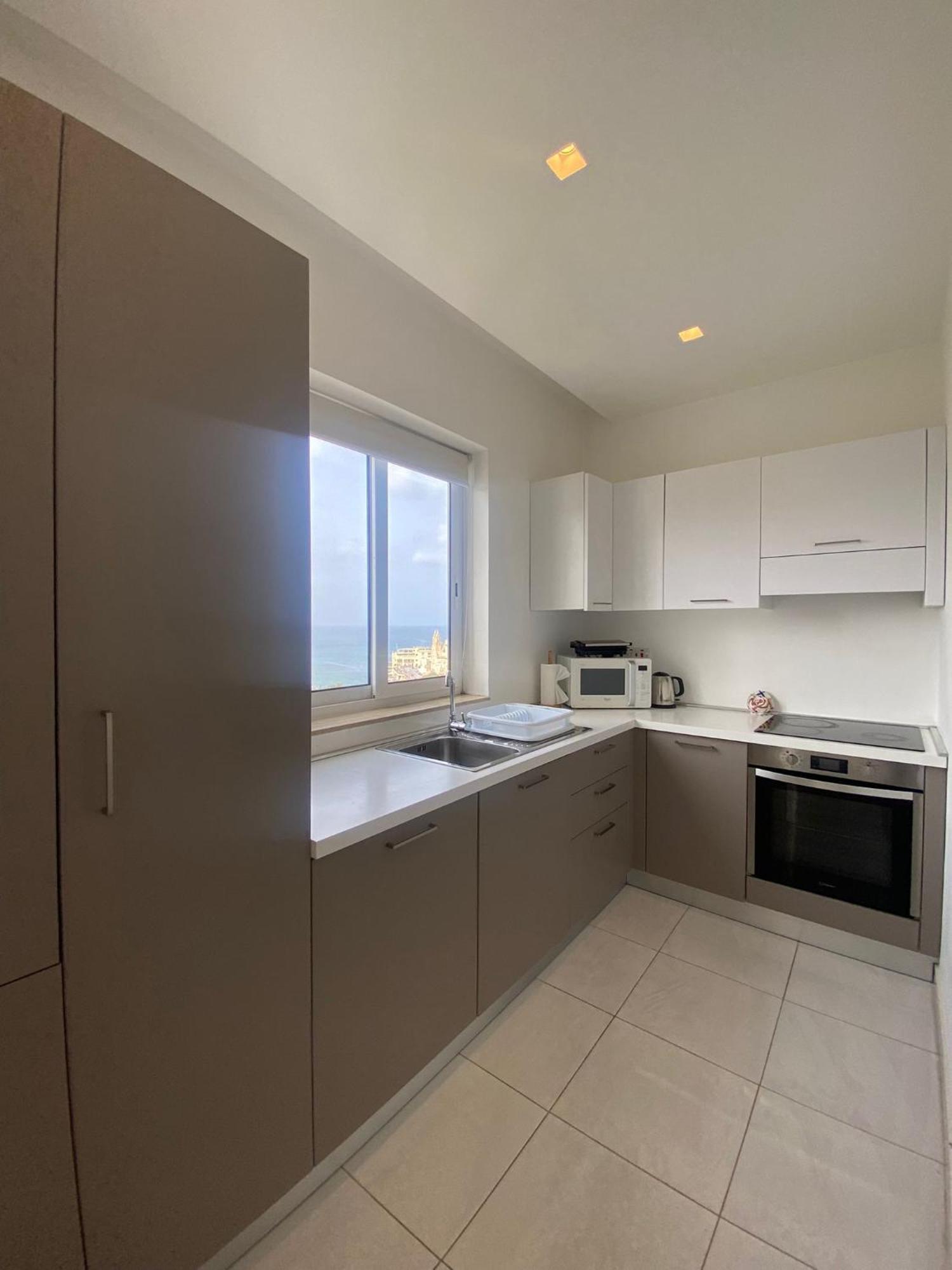 Spectacular Distant Seaview Apt Sliema Luaran gambar