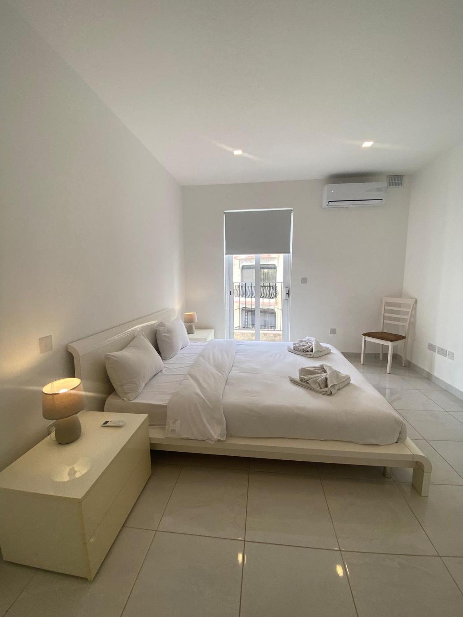 Spectacular Distant Seaview Apt Sliema Luaran gambar