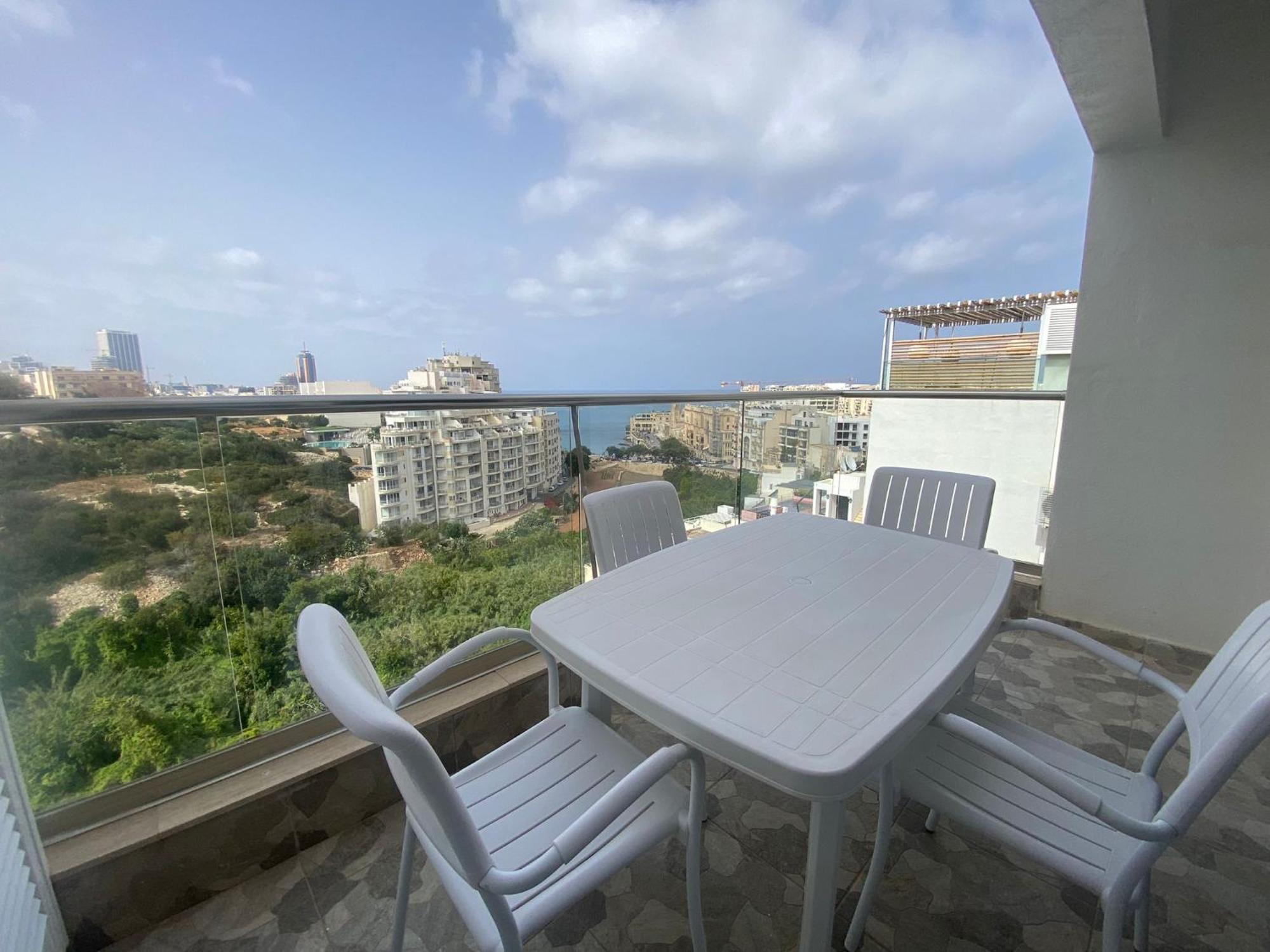 Spectacular Distant Seaview Apt Sliema Luaran gambar